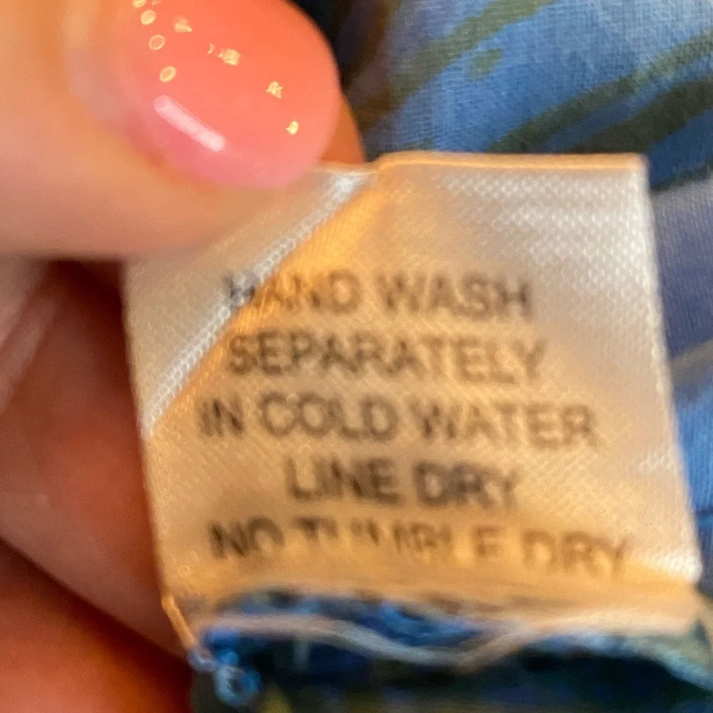 Chic Connection Boho Floral Embroidered V-neck Top
Size Medium - Picture 6 of 10